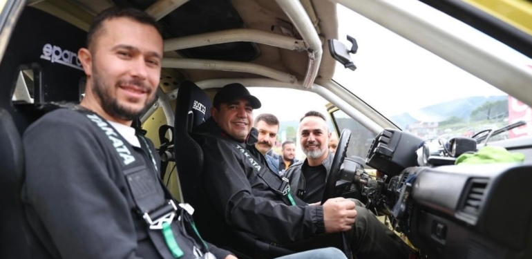 10. yıla özel OffRoad yarışında ilk Startı Düzce Valisi verdi