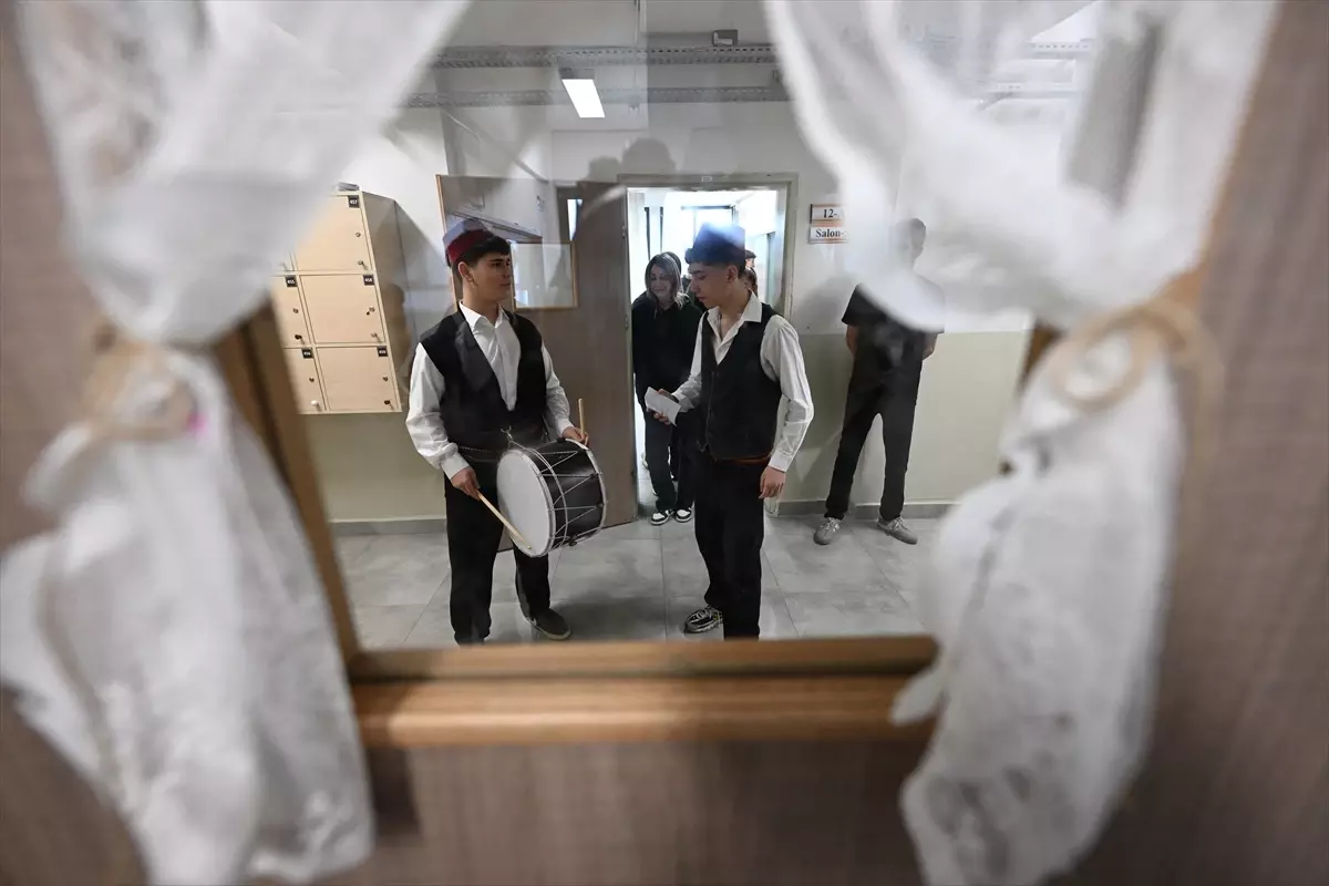 4-Ilde-Ramazan-Hazirligi-Ogrenciler-Okullarini-Donatti-featured