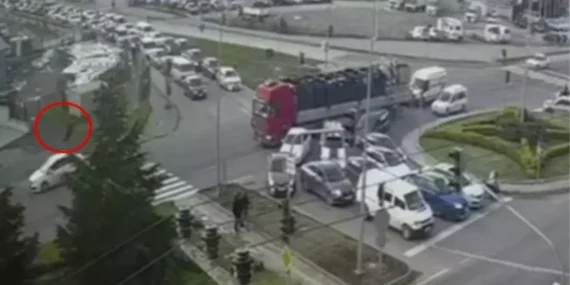 Duzce8217de-Otomobil-Bisikletliye-Carpti-Abdullah-Esat-T.-Agir-Yarali-featured