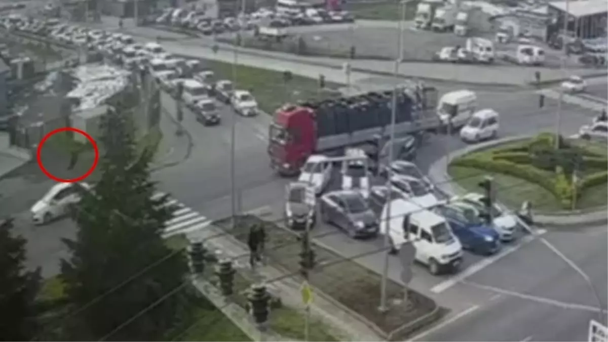 Duzce8217de-Otomobil-Bisikletliye-Carpti-Abdullah-Esat-T.-Agir-Yarali-featured