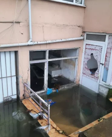 Kocaeli-ve-Duzce8217de-Siddetli-Ruzgar-Seferler-Iptal-Edildi-featured