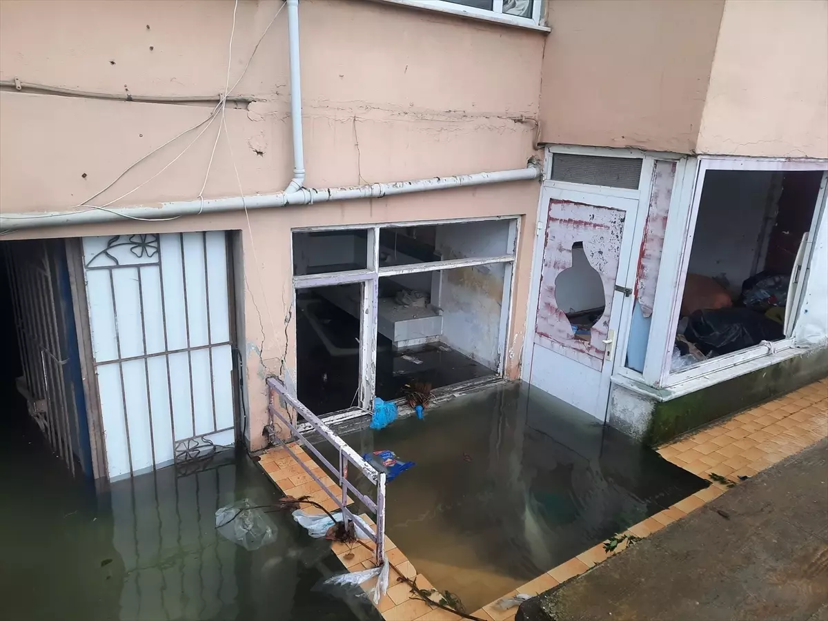 Kocaeli-ve-Duzce8217de-Siddetli-Ruzgar-Seferler-Iptal-Edildi-featured