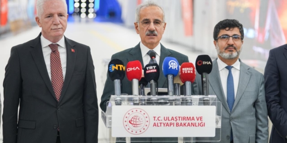 Bakan-Uraloglu-Dunyanin-en-uzun-metro-hatlarindan-birini-tamamlamis-olduk-featured