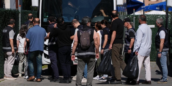 Ege-Universitesi8217nde-Usulsuzluk-Sorusturmasi-150-Arac-49-Tasinmaza-El-Konuldu-featured