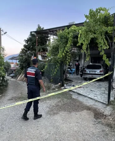 Fethiye8217de-Kapi-Gurultusu-Tartismasi-Silahli-Kavgaya-Donustu-1-Olu-2-Yarali-featured