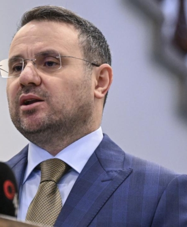 Bakan-Gurlek8217ten-Cocuk-Guvenligi-Vurgusu-Mucadele-Surecek-featured