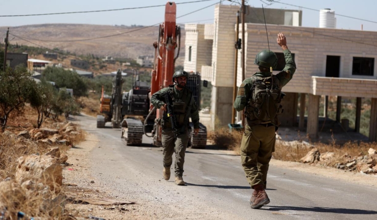 Bati-Seria8217da-80-Yasindaki-Filistinli-Israil-Askerlerince-Darbedildi-featured