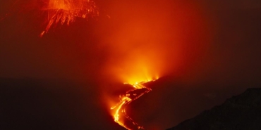 Etna8217nin-Kul-Bulutu-Ucuslari-Durdurdu-featured