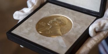 2026-Nobel-Edebiyat-Odulu-Kanadali-Yazar-Anne-Carsonin-Oldu-featured