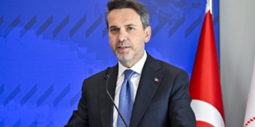 Bakan-Bayraktar-Kalkinma-Yolu-80-Milyar-Dolarlik-Enerji-Hatti-Olur-featured