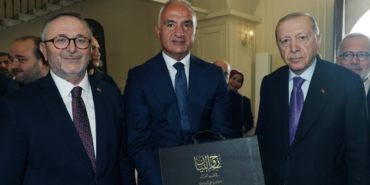 Bakan-Ersoy-Bursevinin-Tefsirini-Cumhurbaskani-Erdogana-Sundu-featured