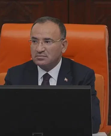Bekir-Bozdag-TBMM-Baskanvekilligi-gorevinden-ayrildi-featured