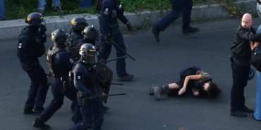 Fransadaki-Ogrenci-Protestolari-Genisleyerek-Suruyor-featured