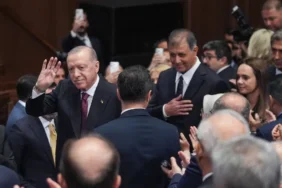 Izmir-Buyuksehir-Belediye-Baskani-Cemil-Tugay-AK-Partiye-Katildi-featured