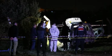 Manisa-Akhisarda-yanan-otomobil-icerisinde-erkek-cesedi-bulundu-featured